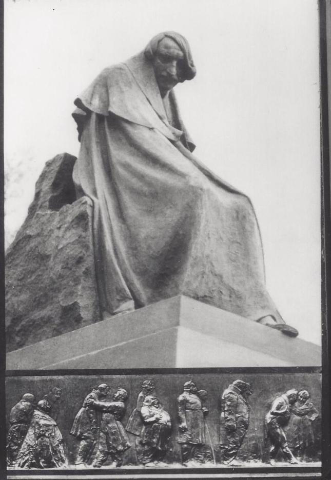 gogol-andreev-statue
